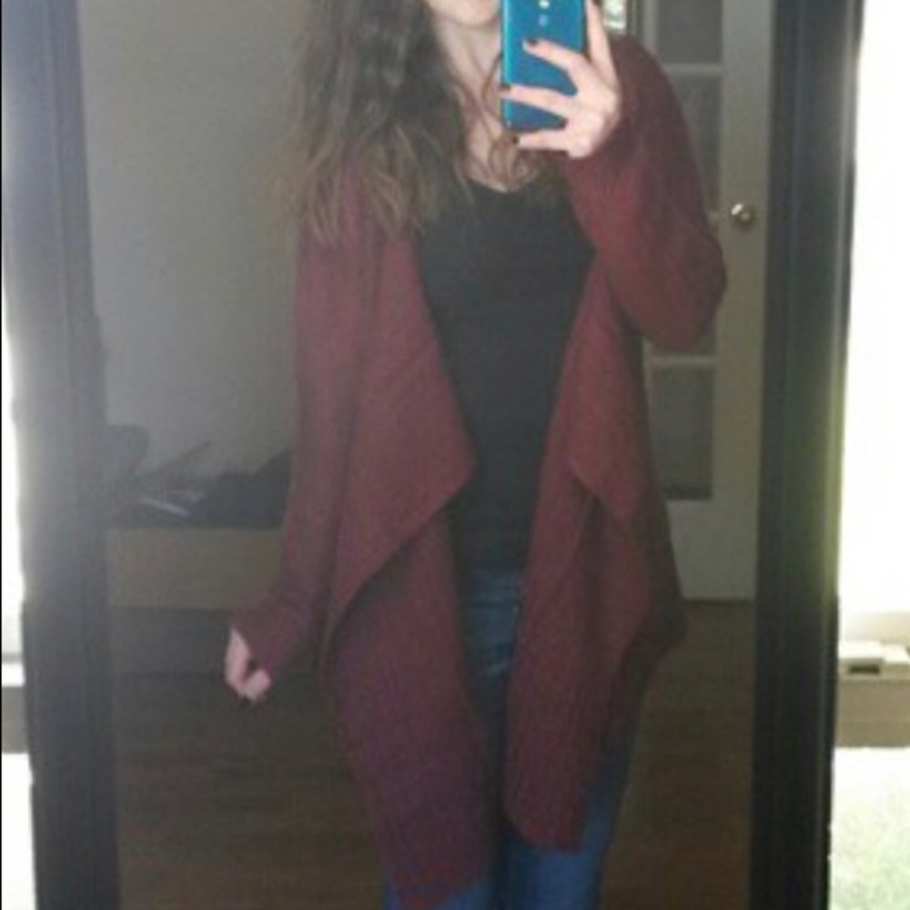 Long red sweater cardigan w/ pockets